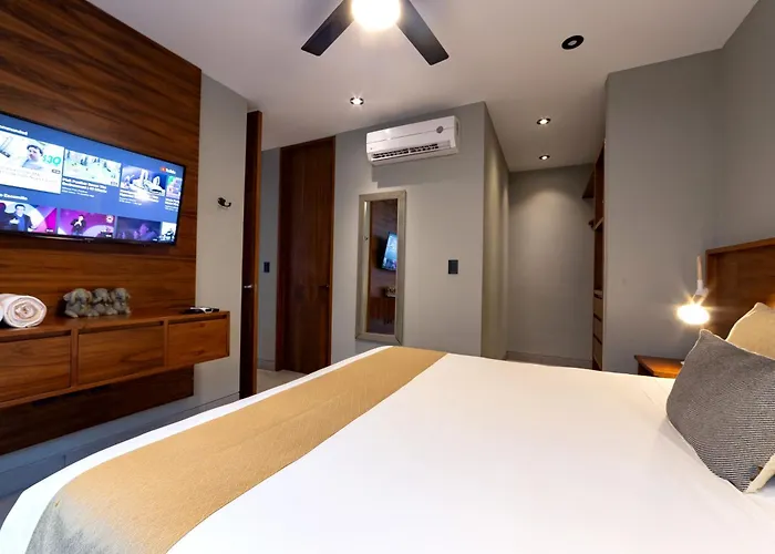 Modern With Pool In 2 Br Apartment