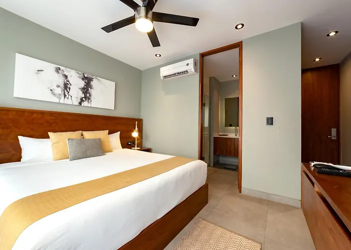 Modern With Pool In 2 Br *