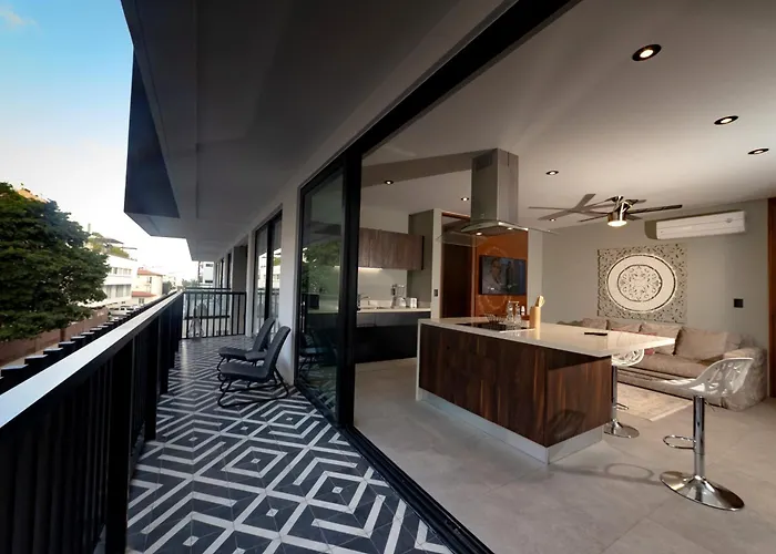 Modern With Pool In 2 Br *